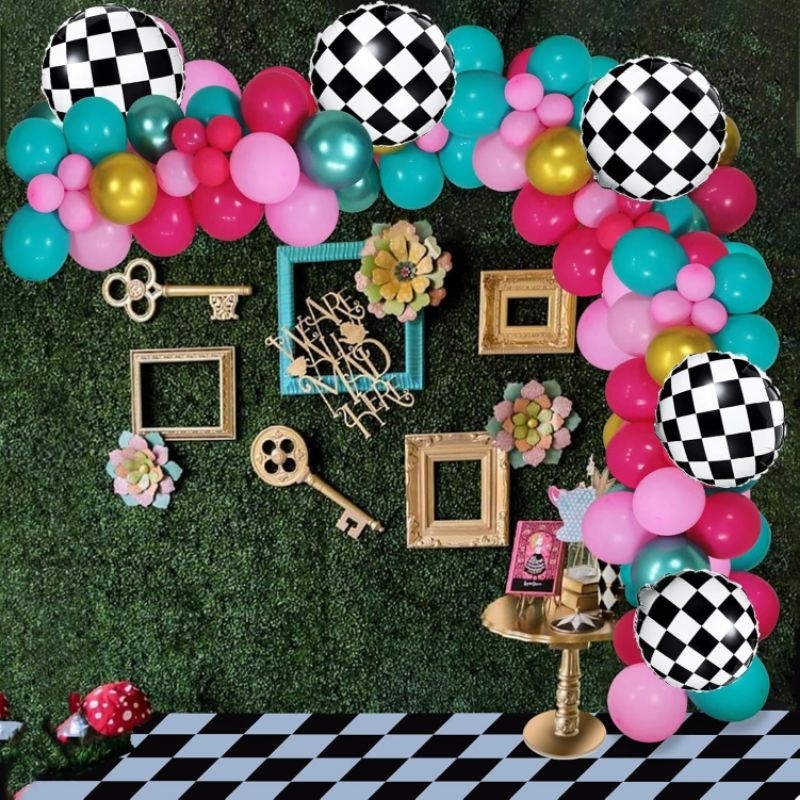 Kit Festa Temática Alice No País das Maravilhas Balões pink xadrez verde água kit balões Alice