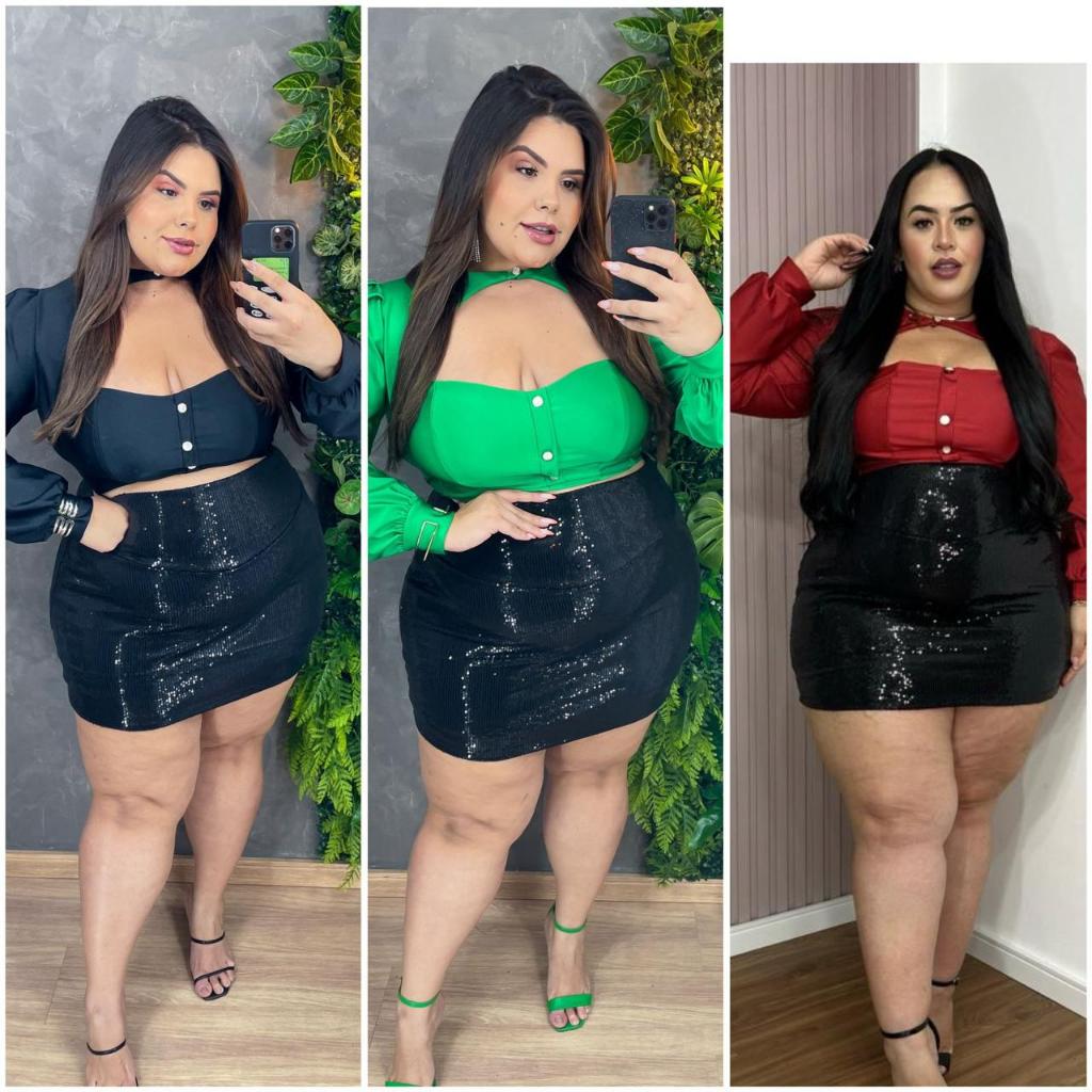 Conjunto Plus Size luxo Croped manga longa no BEACH GLOSS com Botoes perolados e short saia no paête com saia frente e costa e short embutido no crepe de malha!