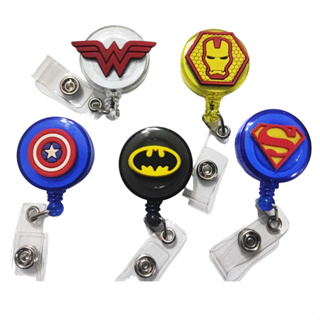 Porta Crachá Heróis Símbolos Super Homem Presente Retrátil Roller Clip Batman em Oferta na Shopee