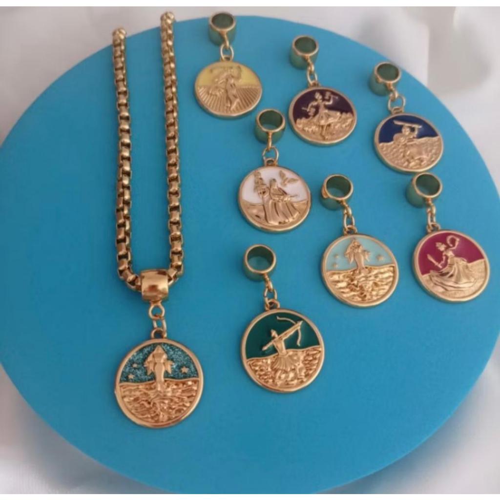 Colar com Pingente Medalha Orixás | Oxum Ogum Oxosse Oxalá Obá Nanã Iansã Oyá Omolu Obaluae Exu Bara Iemanjá Odoyá Xangô Folheado a Ouro
