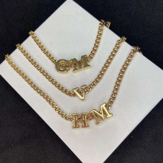Colar com Letras Iniciais do Nome Folheado a Ouro em Oferta na Shopee
