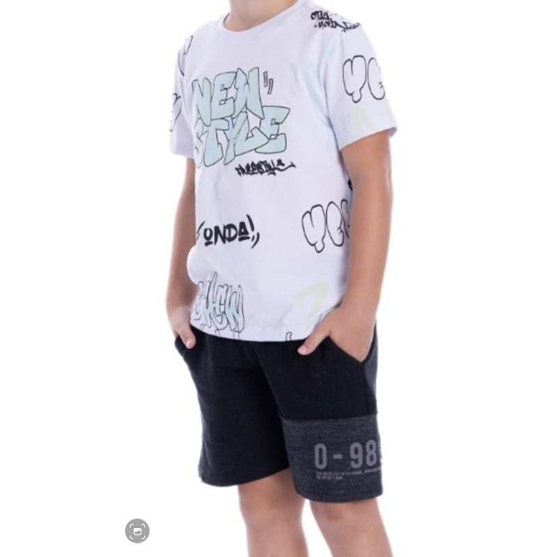 Conjunto Masculino Camiseta com Arte de Rua e Bermuda em Moletinho Linha Premium