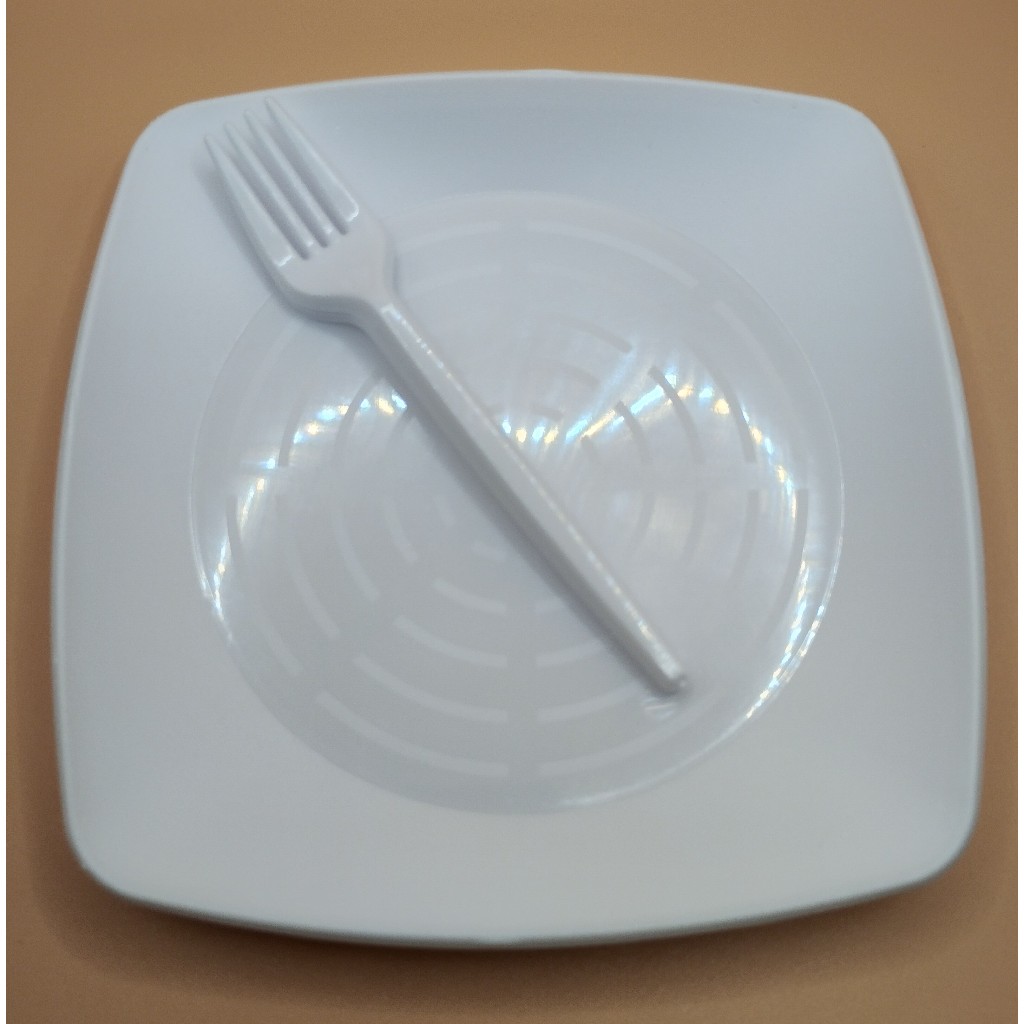 50 Pratos + 50 Mini Garfos - (SOBREMESA) Branco em Oferta na Shopee