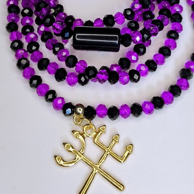 Guia de Exu e Pombagira em cristal de vidro 6MM Roxo transparente e Preto, com firma e pingente de tridente Cordonê
