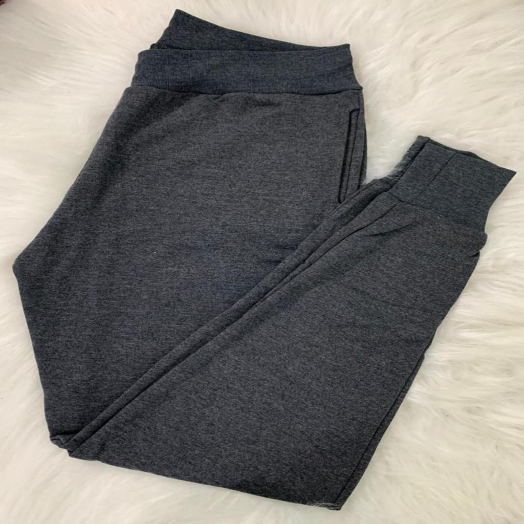 Calça Moleton/moletom Jogger - Logo em Refletivo. - Calça com Punho. - Cordão na cintura. - Bolsos Frontais Referencia P