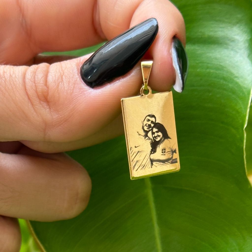 [ SEMI JOIA ] Pingente Personalizado Placa Foto Gravação Delicado Banhado em Ouro 18k Alto Padrão Presente Dia Namorados