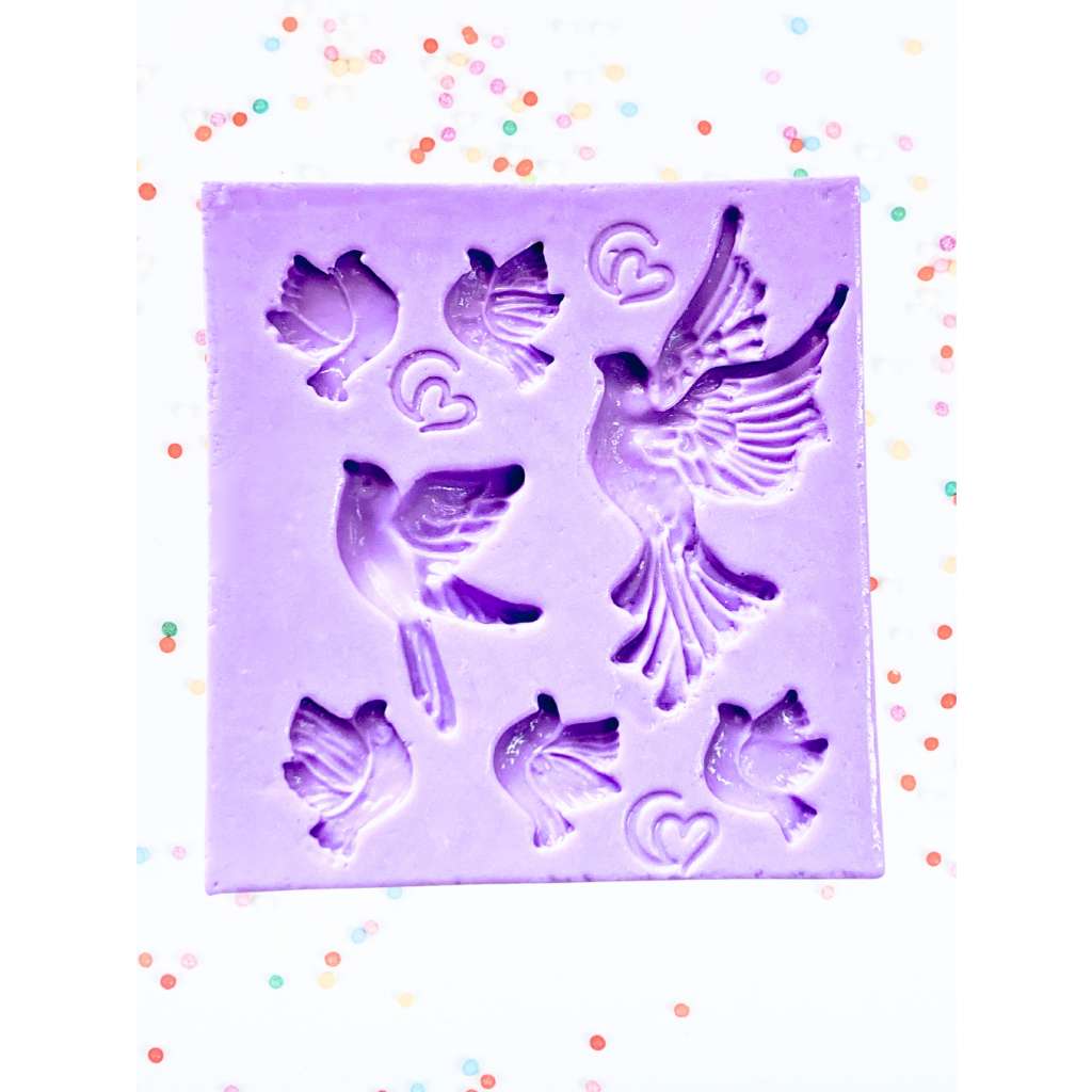 F1697 MOLDE DE SILICONE DIVINO POMBA RELIGIOSO CONFEITARIA BISCUIT