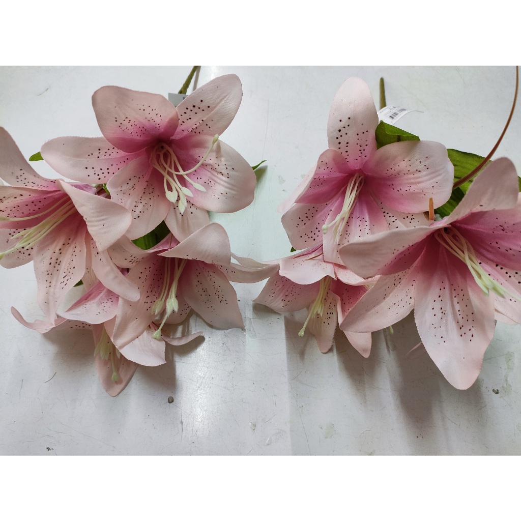 kit com 2 Buquê de Lirio artificiais com 5flores(rose)