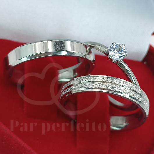 Par de Aliança de Namoro Casamento Brilhante Diamantada e Chanfrada Lisa 4mm + Anel Solitário de 2mm em Oferta na Shopee