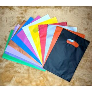 SACOLAS PLÁSTICAS - 20X30 - ALÇA VAZADA/BOCA DE PALHAÇO - LOJA / ATACADO em Oferta na Shopee