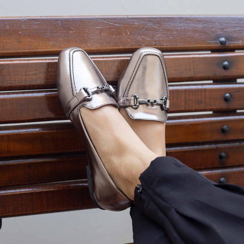 Sapato Mocassim Feminino Onix Prata Velho Bico Quadrado Social Maricotta Loafer Tendencia Elegante