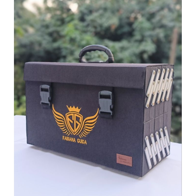 Mala personalizada, sanfonada para 100 óculos.