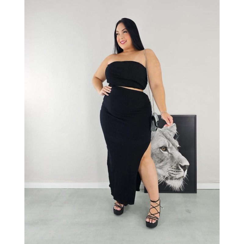 Vestido Laís premium Plus size fim de ano/ festa/natal/ano novo/brilho/bory/curve/fashion/balada/casamento/madrinha/ Manguinha/ Festa Tarde/ Tardizinha/ Leve/Nao marca/ modinha