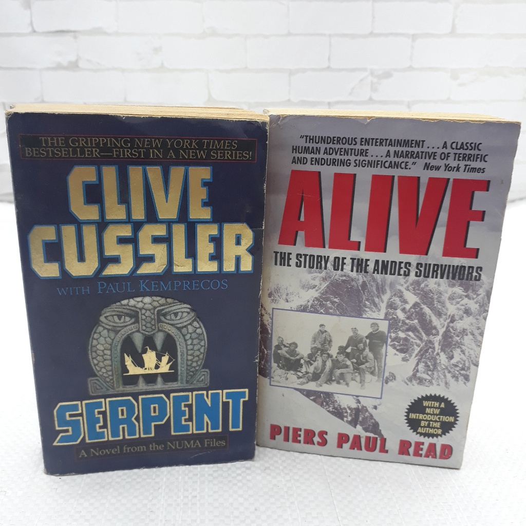 Livro 2 livros em inglês ( Alive/ Serpent)