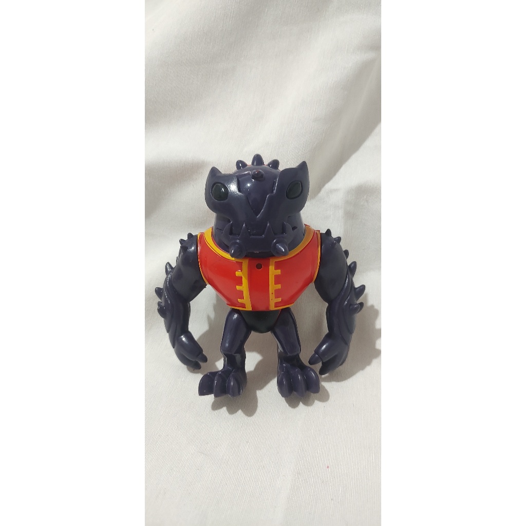 Boneco Alien Solid Plugg Ben 10 11cm