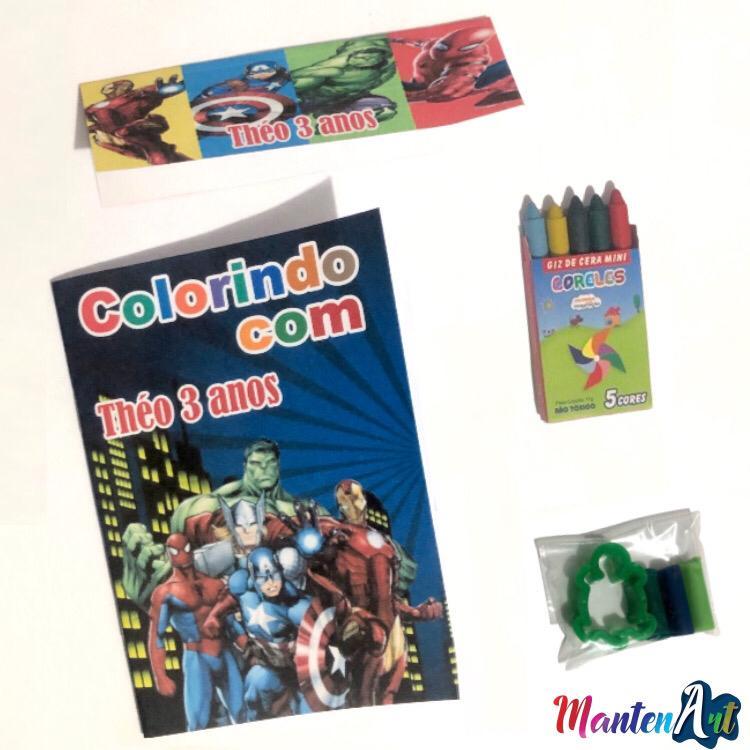 10 - 20 - 30 - 40 ou 50  livrinhos de colorir com uma  caixinha de mine giz de cera com 5 unidades  + kit com 3  mine massinha  massinhas e 1  cortador.