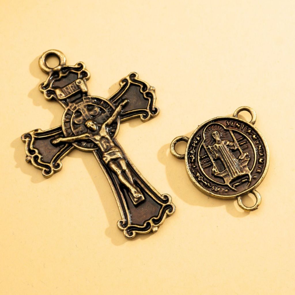 Entremeio Para Terço São Bento + Crucifixo 4,3x3,2 cm Ouro Velho Alta Qualidade Peças Para Terço
