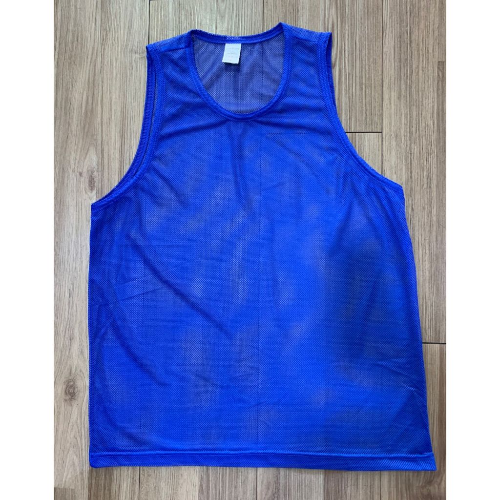 Camiseta Regata Cavada dry fit tecido furadinho treino academia praia fresca Ref: 03