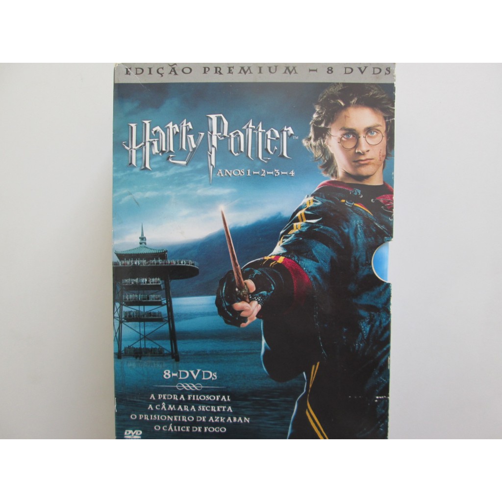 DVD / Box Com 8 DVDs ORIGINAIS- HARRY POTTER / Ano 1 - Harry Potter E A Pedra Filosofal / Ano 2 - Harry Potter E A Câmara Secreta / Ano 3 - Harry Potter E O Prisionero De Azkaban / - Ano 4 - Harry Potter E O Cálice De Fogo / Impecável  / Box Original