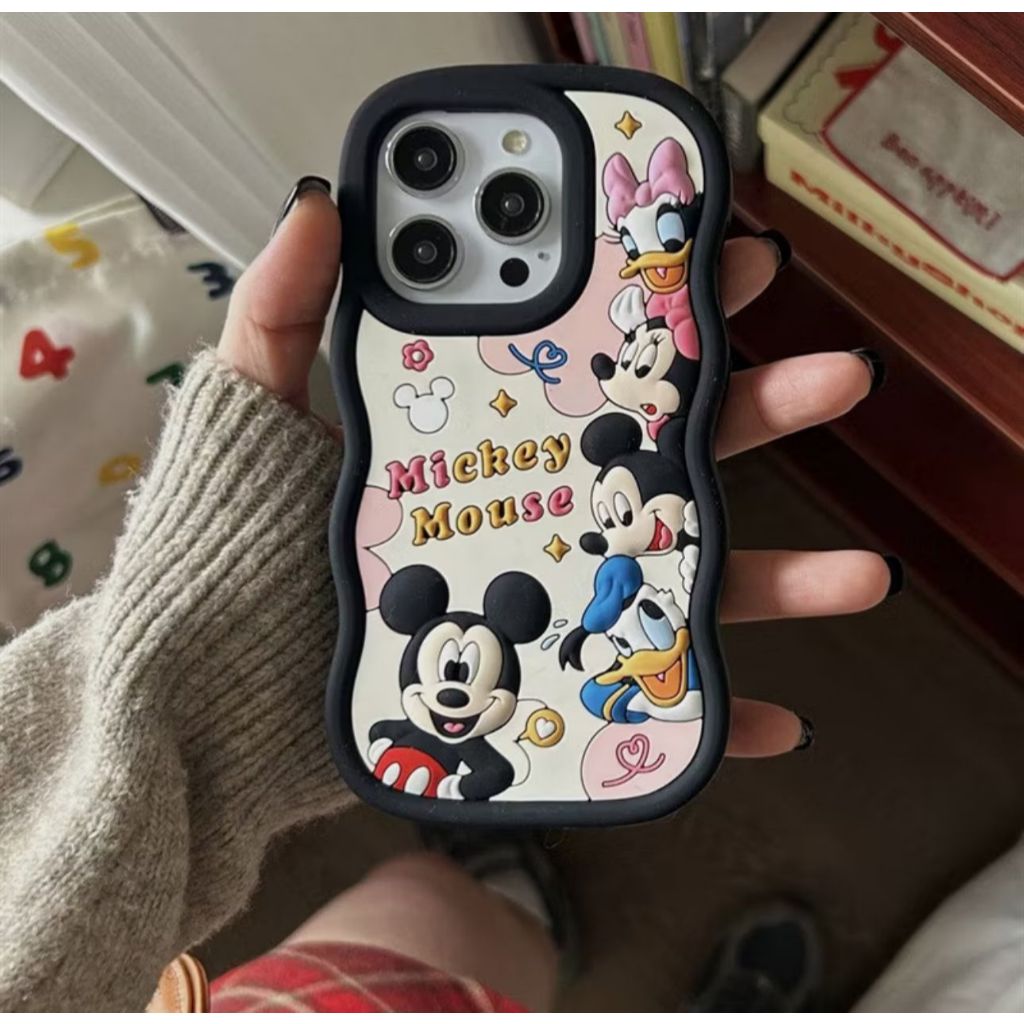 Capa Emborrachada Disney Minie MiKey Pato Donalt Preta 3D Para iPhone XR/11/11promax/12/12promax/13/13pro/13promax/14/14pro/14promax/15/15pro/15promax