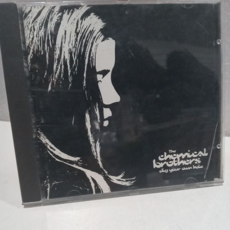 CD THE CHEMICAL BROTHERS -DIG YOUR HOLE EDIÇÃO LUXO C/ENCARTE COMPLETO