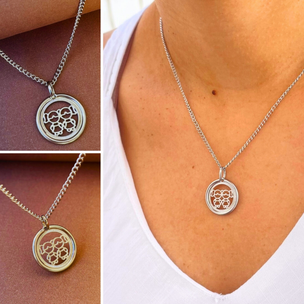 Colar Corrente Pingente 2 Filha Meninas Menina Familia em aço inoxidável Feminino Ref.: CFAI-0100 em Oferta na Shopee