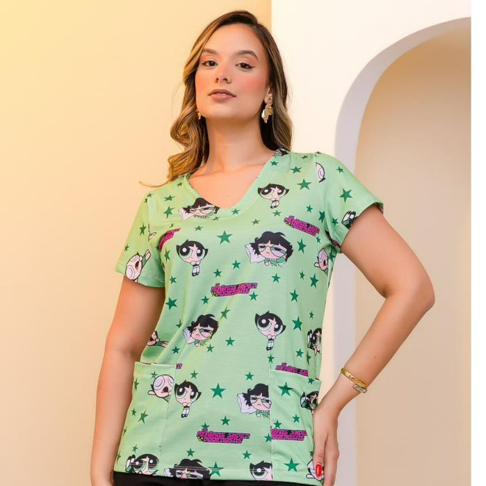 Camisa Feminina Com Bolso Jaleco das Meninas Super Poderosas Docinho, Lindinha, Florzinha
