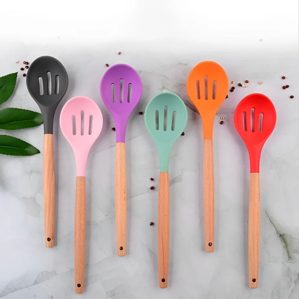 Colher Vazada De Silicone Cabo De Madeira Utensílios de Cozinha em Oferta na Shopee