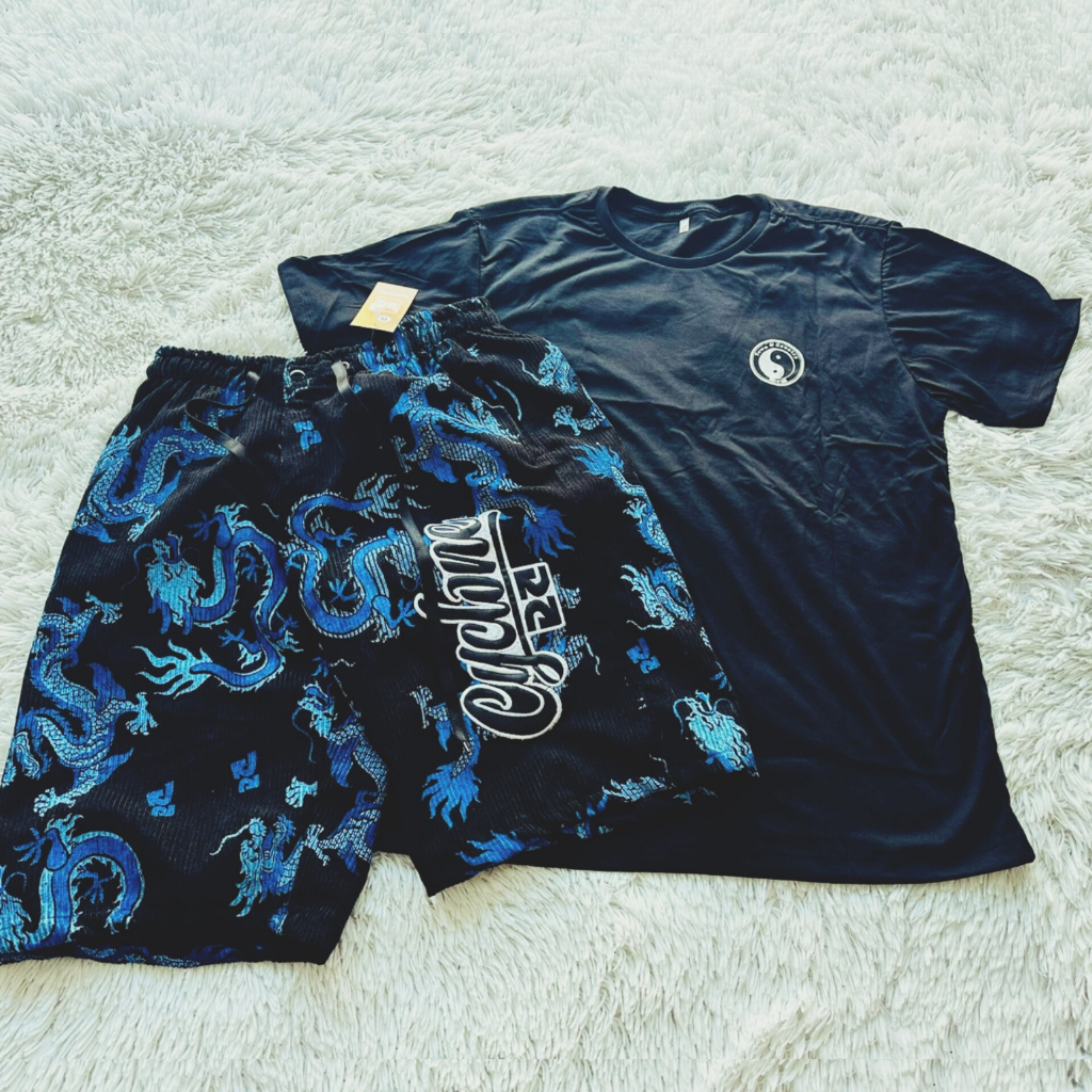 Kit Bermuda Da Cyclone Veludo Preto Dragon e Camiseta  Verão