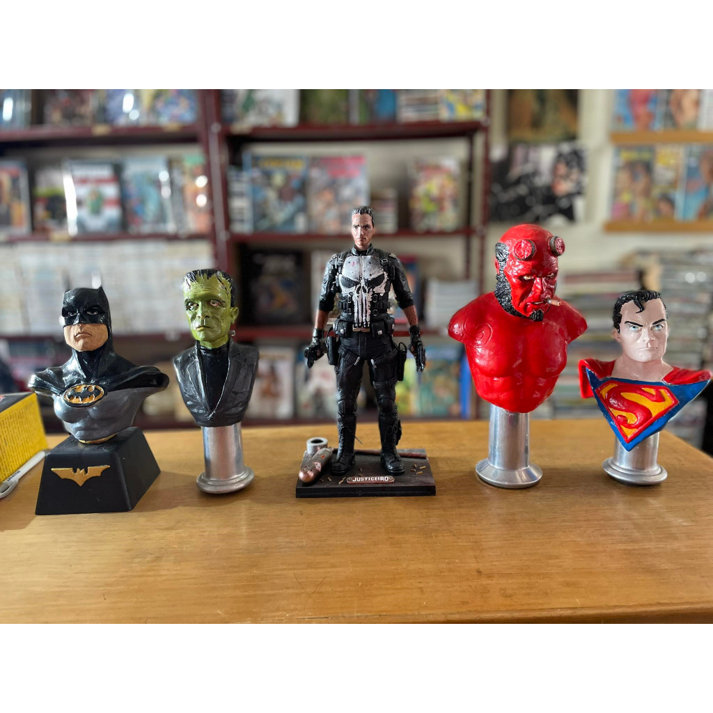 Bustos e Miniaturas Batman Frankstein Justiceiro Hellboy e Super Homem