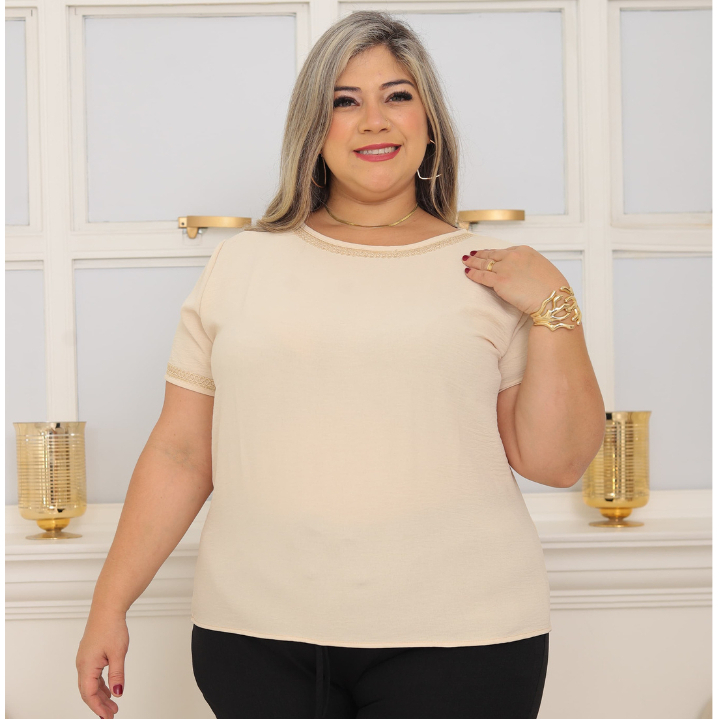Blusa Plus Size | Feminina | Renda na Gola | Estilo | Sofisticação | Moda Plus Size | Versatilidade