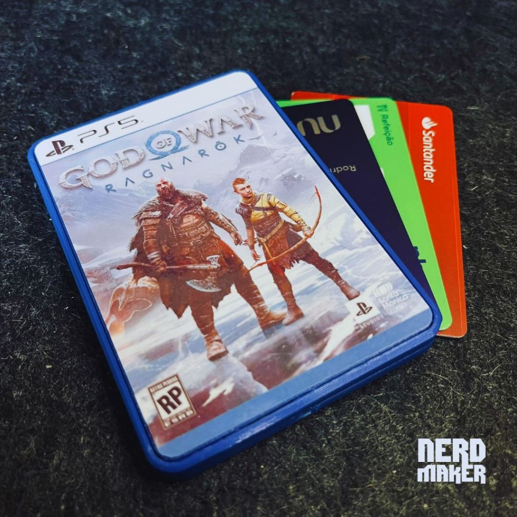 Porta-cartões PS5 Game Cover - God of War Ragnarok - Nerd Maker 3D