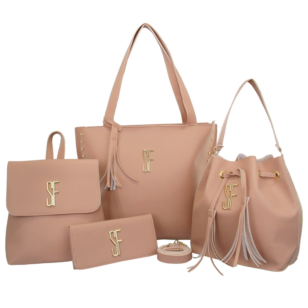 kit 4 bolsas SF na cor nude uma bolsa sacola, uma bolsa saquinho, uma mochilinha e uma carteira.