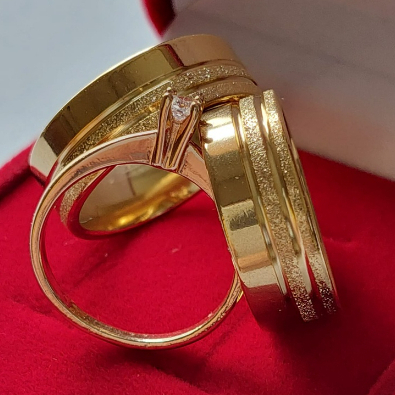 Par de Aliança Casamento Noivado Reta 2 Riscos Moedas Antigas Ouro 18k Anel Solitário em Oferta na Shopee