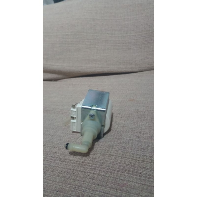 Bomba d'água cafeteira Nespresso C60 ou D60 Pixie - 220V