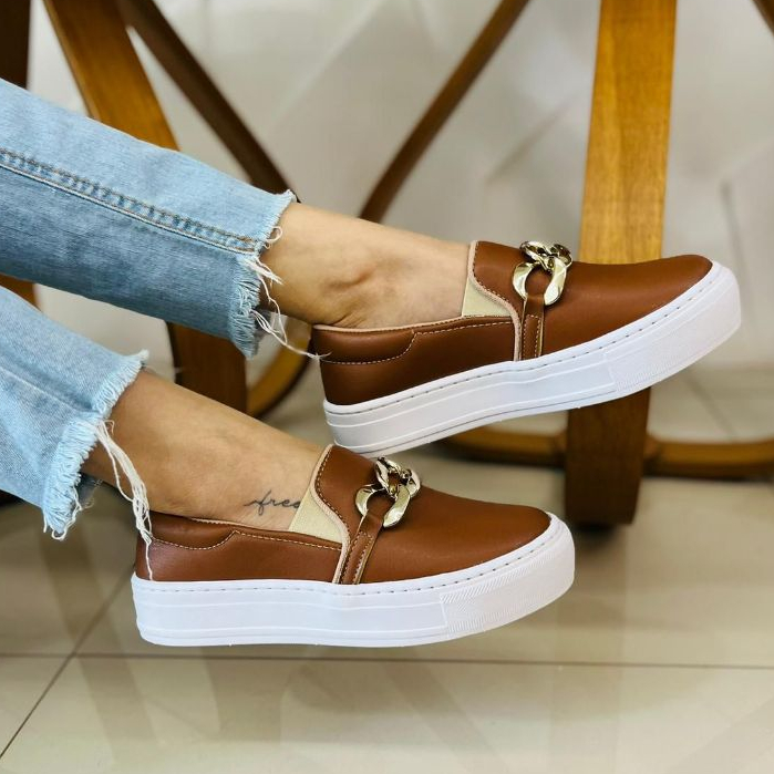 Tênis Slip On Feminino Com Detalhe De Corrente Plataforma Alta Antiderrapante