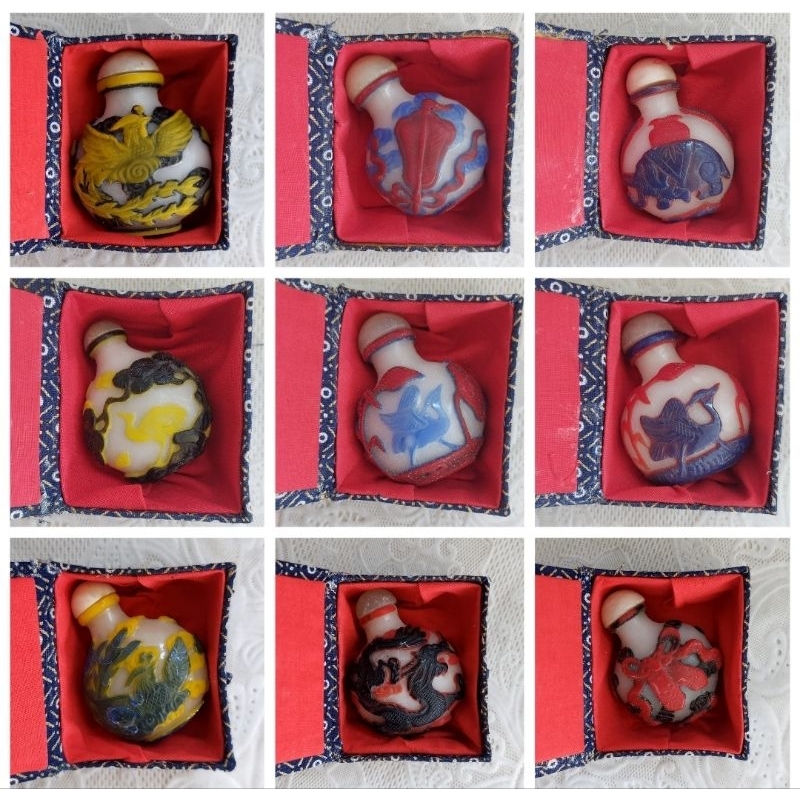 Antigo snuff bottle / perfumeiro oriental, em vidro leitoso. Med.: 7 X 6 cm.