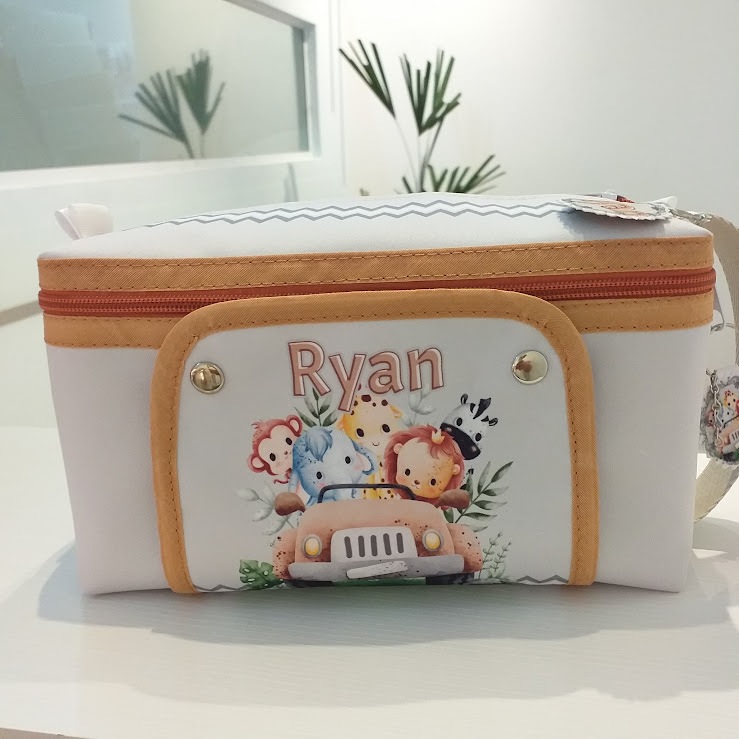 Nécessaire Porta Fraldas e Lenços - Troca do Bebê - Higiene do Bebê - Chá de Bebê - Safari Baby