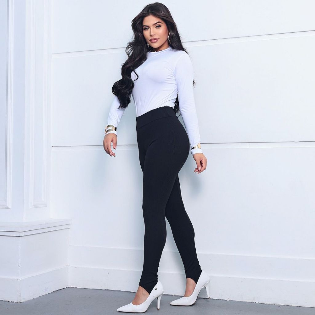 Calça Legguing com Pezinho Cintura Alta Modeladora Tendência Moda