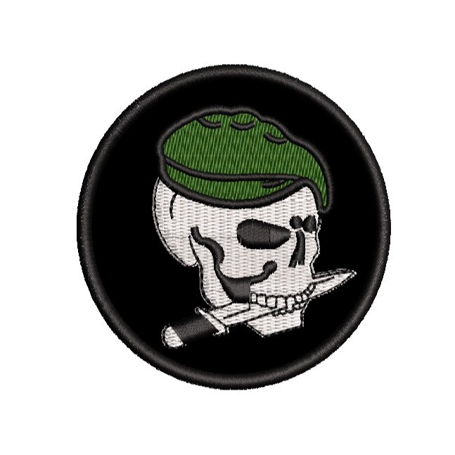 Patch Bordado Caveira Boina Faca Nos Dentes  7CM