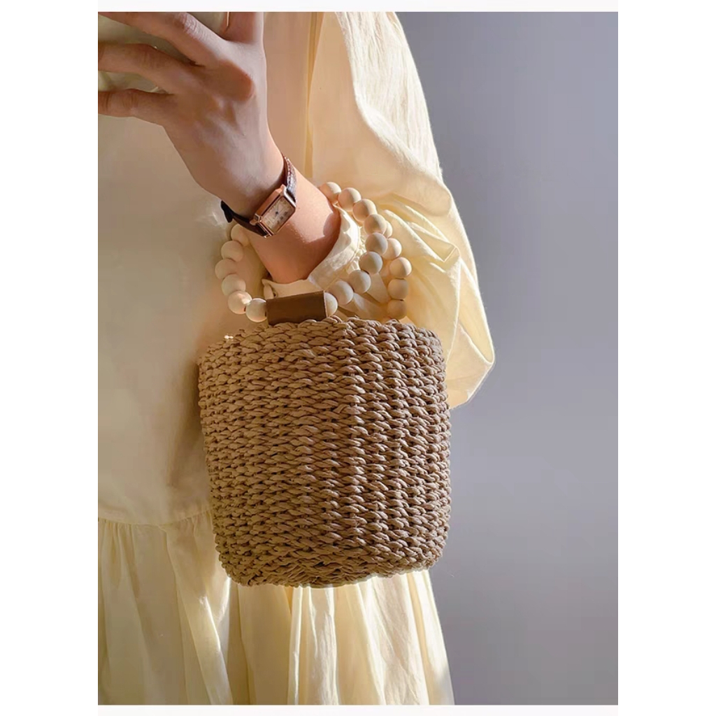 Bolsa Feminina de Palha com Alça de Madeira Estilo Verão Praia Casual | Fechamento de Cordão em Oferta na Shopee