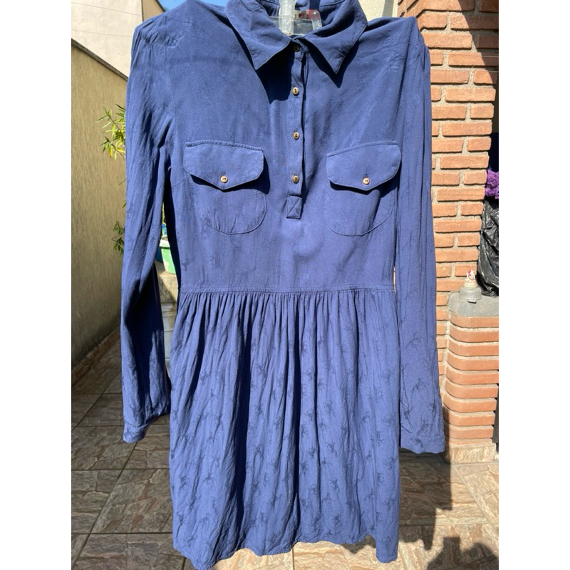 vestido  Antix feminino menina mulher azul marinho com detalhes de animais no fundo.