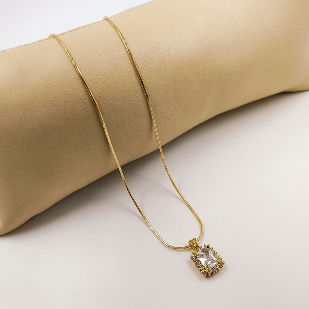 Gargantilha Feminino Fio Rabo de Rato Banhado a Ouro 18K + Pingente Cravejado