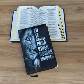 Biblia Ntlh Leão Eu te chamei Sbb - Capa dura acolchoada com índice em Oferta na Shopee