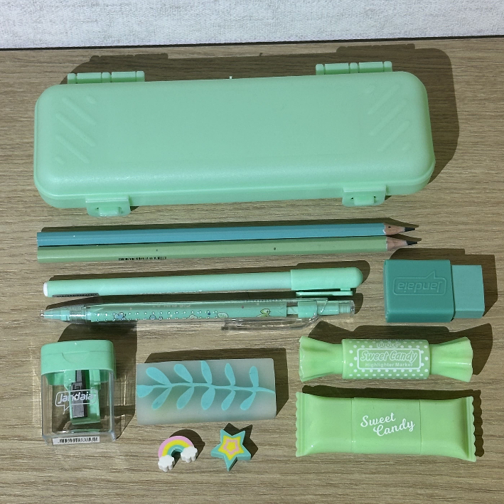 Kit Kawaii Completo: 12 Itens Super Fofos para Deixar seus Dias Mais Alegres! 12 Itens Kawaii para Você: Kit de Papelaria Ideal para Presentes Criativos! Kit Papelaria Kawaii: 12 Peças Adoráveis para Estudar com Estilo!