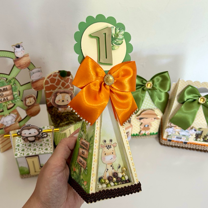 Caixa Pirâmide Luxo Safari Baby | Papelaria Personalizada | Lembrancinha de Aniversário | FAÇO QUALQUER TEMA