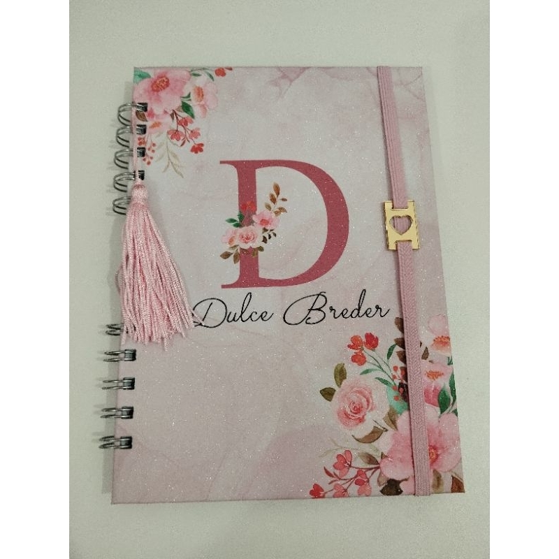 Caderno com versículo em todas as páginas Caderno com nome na capa Capa Glitter
