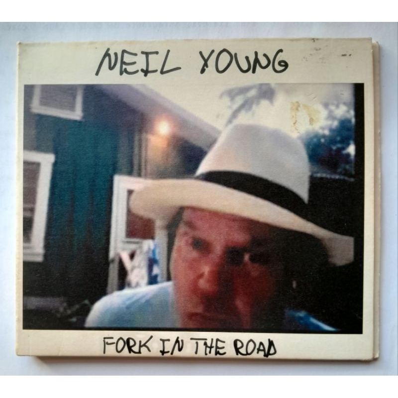 CD E DVD NEIL YOUNG- FORK IN THE ROAD.