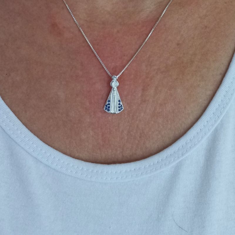 Colar nossa senhora Aparecida prata 925 Colar feminino nossa senhora Aparecida prata Colar prata nossa senhora Aparecida  Colar de santinha nossa senhora Aparecida  pingente nossa senhora Aparecida prata original Colar feminino prata vitalícia.