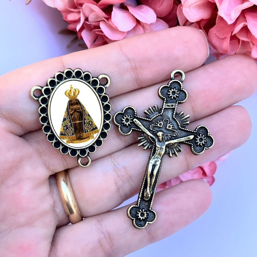 10 Crucifixos + 10 Entremeios resinados Ouro velho - Leia a Legenda - Santos de Devoção Católico